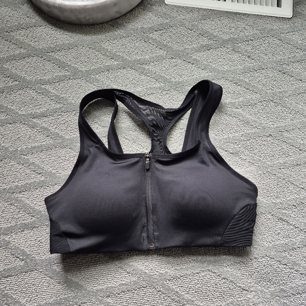 Nike HEAVY DUTY SUPPORT Black Zip-Front Sports Bra with Logo On The Back. Padded
